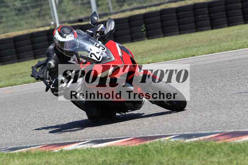 /Archiv-2025/43 08.08.2025 Discover the Bike ADR/Bike 1 gruen/235